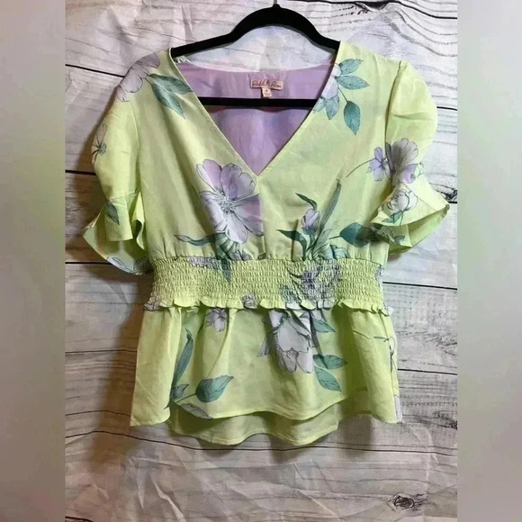 Rabbit rose V-neck, short sleeve, silky blouse - Picture 1 of 5